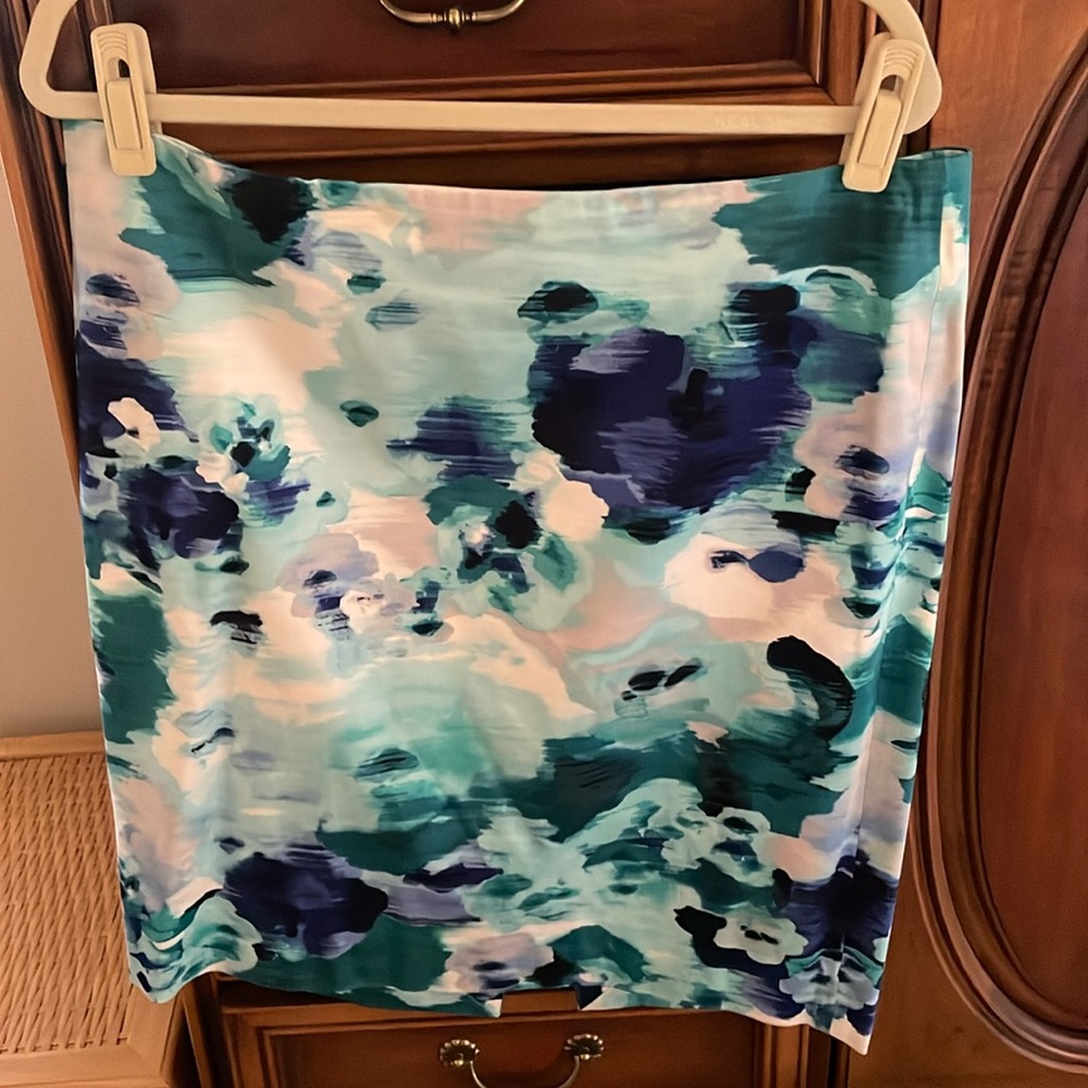White House Black Market Skirt